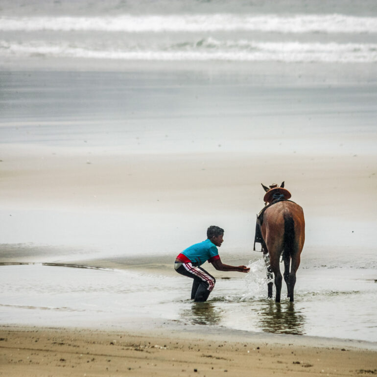 Libro fotográfico Ecuador en contrastes del autor Marco Garzón Fotografía